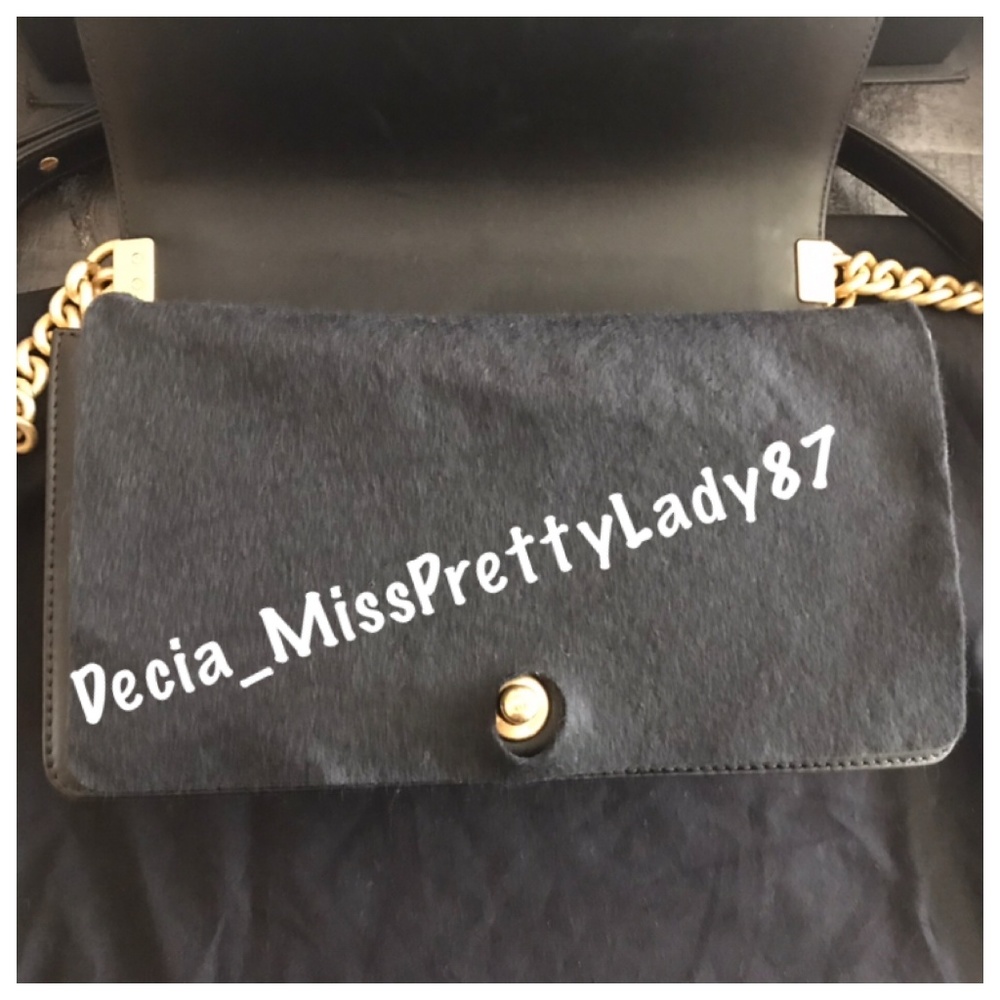CHANEL Black and Gold Crossbody Bag - Picture 3 of 8